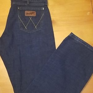 MEN'S WRANGLER RETRO® RELAXED FIT BOOTCUT JEAN